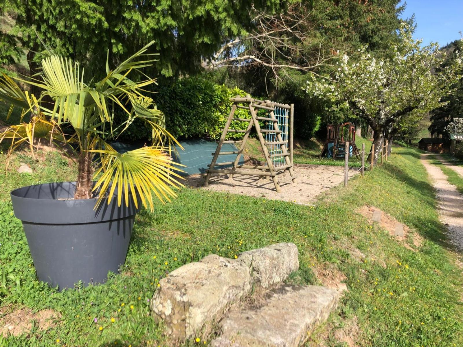 Camping Les Berges Du Doux Colombier-le-Vieux Экстерьер фото