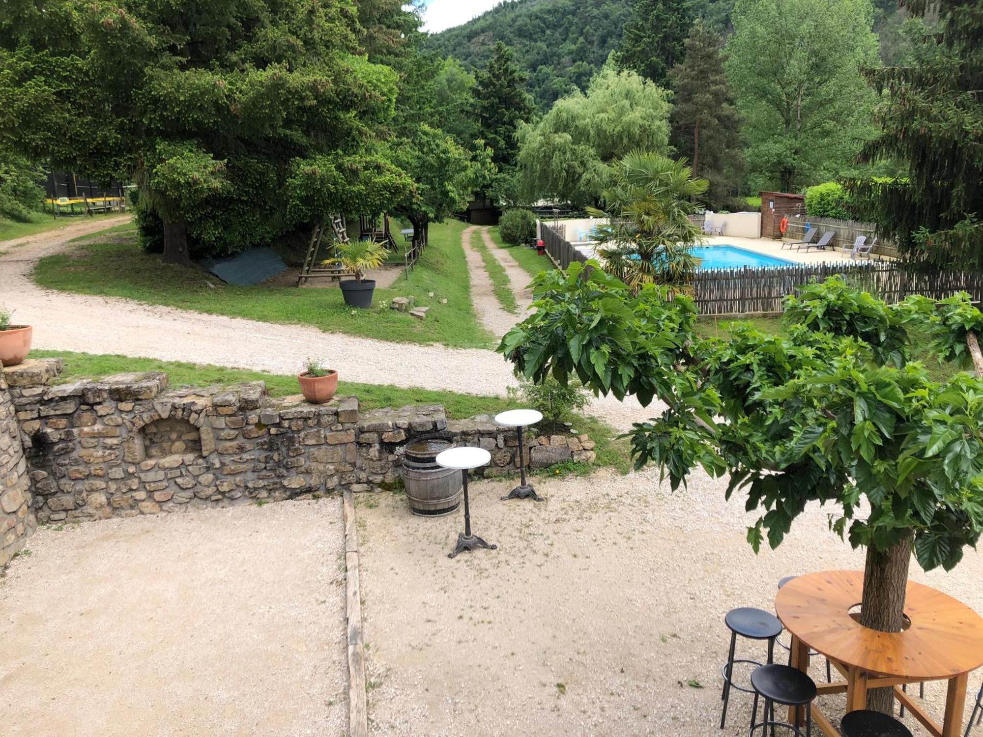 Camping Les Berges Du Doux Colombier-le-Vieux Экстерьер фото